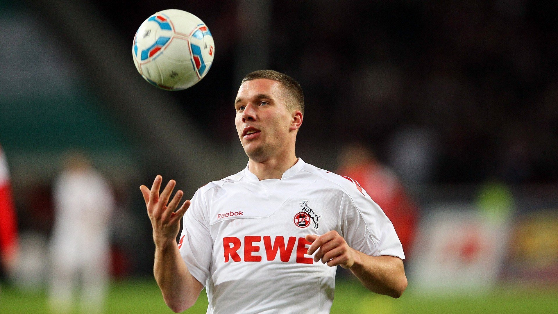 “东安湖体育公园迎来跑酷明星，挑战全新极限”